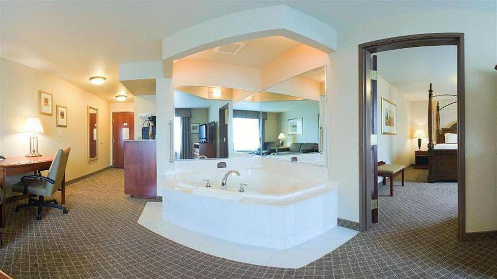 Holiday Inn Express & Suites Wausau By Ihg Weston Buitenkant foto